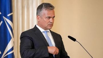 البرلمان الروماني يرفض تعيين أدريان فيستيا رئيسا للوزراء البرلمان الروماني يرفض تعيين أدريان فيستيا رئيسا للوزراء