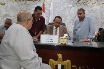 محافظ سوهاج يبحث مطالب المواطنين خلال اللقاء الجماهيري صور محافظ سوهاج يبحث مطالب المواطنين خلال اللقاء الجماهيري صور