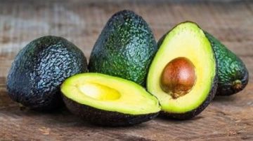 علاقة الافوكادو بصحة عينيك.. معلومات مفاجئة علاقة الافوكادو بصحة عينيك.. معلومات مفاجئة