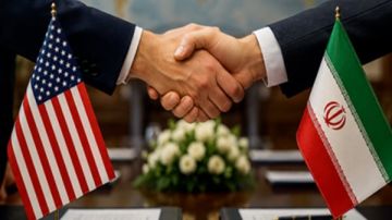 بلومبيرغ تنشر مسودة اتفاق أمريكي إيراني من 14 بندا تمهيدا لتفاهم شامل ينهي الحرب بلومبيرغ تنشر مسودة اتفاق أمريكي إيراني من 14 بندا تمهيدا لتفاهم شامل ينهي الحرب