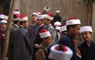 ترقب وتركيز بين الطلاب.. دخول لجان امتحان الإنجليزي للثانوية الأزهرية بمصر الجديدة بث مباشر - eg