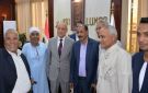 محافظ الأقصر يستقبل وفدا من أهالي الزينية لبحث مطالبهم والاستماع إليهم صور