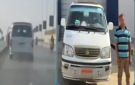ضبط سائق ميكروباص متهور فتح الباب أثناء السير وعرض حياة الركاب للخطر في بني سويف