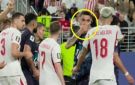 ألميرون أول لاعب يطبق عليه قانون تغطية الفم في كأس العالم