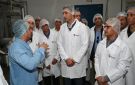 محافظ بني سويف ووزير الصناعة يتفقدان مصانع بياض العرب والصناعات المتوسطة