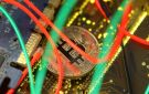 توقعات بهبوط أعمق لـ بيتكوين قد يصل بالسعر إلى 52 ألف دولار