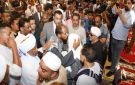 الصلح خير .. محافظ أسوان يشهد مراسم إتمام الصلح بين عائلتين شاهد