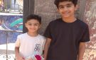 مشهد لطيف.. شقيقان يهديان أختهما الورود بعد انتهاء أول أيام امتحانات الثانوية العامة فيديو