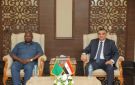 الدكتور هشام ستيت يستقبل السفير الزامبي لدى جمهورية مصر العربية ووفد من هيئة تنظيم الأدوية الزامبية