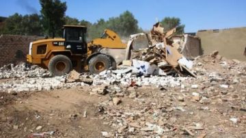 محافظ أسوان يتابع نتائج جهود إزالة التعديات وإسترداد أراضى أملاك الدولة