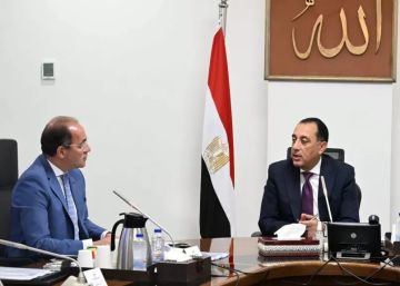 رئيس الوزراء يتابع مع وزير المالية عددا من ملفات العمل رئيس الوزراء يتابع مع وزير المالية عددا من ملفات العمل