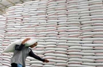 ضبط نصف طن أرز مجهول المصدر داخل مركز تعبئة بالأقصر