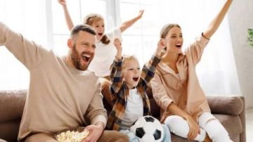كيف تحمي أطفالك أثناء مشاهدة المباراة؟ نصائح كيف تحمي أطفالك أثناء مشاهدة المباراة؟ نصائح