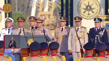 الرئيس السيسي يفتتح مقر القيادة الاستراتيجية للدولة ويؤكد: صرح يعزز قدرة مصر على مواجهة التحديات وحماية مقدراتها الرئيس السيسي يفتتح مقر القيادة الاستراتيجية للدولة ويؤكد: صرح يعزز قدرة مصر على مواجهة التحديات وحماية مقدراتها