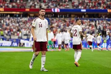 برشلونة يستهدف تدعيم دفاعه بضم بطل العالم برشلونة يستهدف تدعيم دفاعه بضم بطل العالم