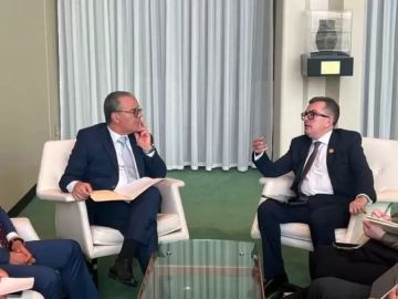 د. أحمد رستم: نضع تجربة مصر في إعداد خطة التنمية وموازنة البرامج والأداء والربط الإلكتروني بين التخطيط والمالية لتعزيز كفاءة الإنفاق العام د. أحمد رستم: نضع تجربة مصر في إعداد خطة التنمية وموازنة البرامج والأداء والربط الإلكتروني بين التخطيط والمالية لتعزيز كفاءة الإنفاق العام