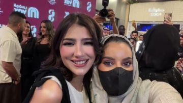 متواضعة ودمها خفيف.. الجمهور السعودي يحتفي بمي عمر بعد عرض شمشون ودليلة متواضعة ودمها خفيف.. الجمهور السعودي يحتفي بمي عمر بعد عرض شمشون ودليلة