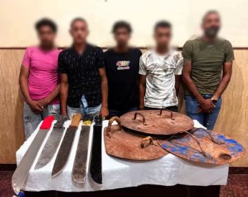 ضبط المتهمين بالتلويح بأسلحة بيضاء في الإسكندرية ضبط المتهمين بالتلويح بأسلحة بيضاء في الإسكندرية