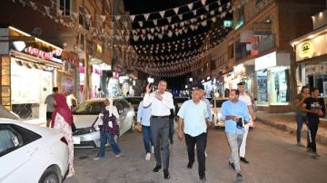 محافظ جنوب سيناء يتفقد شوارع طور سيناء ليلا لمتابعة الخدمات محافظ جنوب سيناء يتفقد شوارع طور سيناء ليلا لمتابعة الخدمات