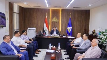 محافظ دمياط يلتقي بالنواب لبحث مطالب المواطنين محافظ دمياط يلتقي بالنواب لبحث مطالب المواطنين