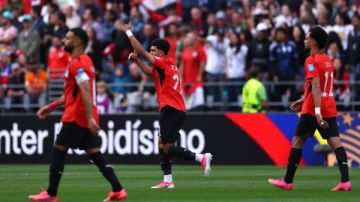 طارق يحيى: مواجهة أستراليا تحسم بإيقاف الكرات العرضية والثابتة طارق يحيى: مواجهة أستراليا تحسم بإيقاف الكرات العرضية والثابتة