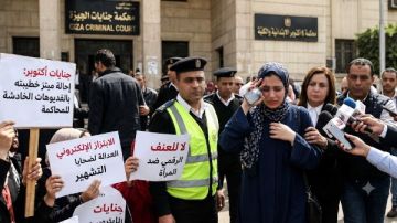 طلب الشبكة وهتـ.ـك ستــرها.. إحالة شاب للجنايات ابتز خطيبته بمقاطع خادشة في أكتوبر طلب الشبكة وهتـ.ـك ستــرها.. إحالة شاب للجنايات ابتز خطيبته بمقاطع خادشة في أكتوبر