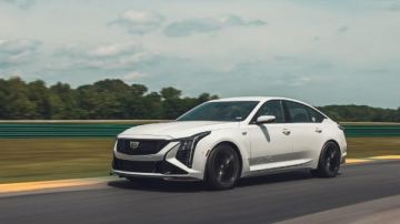 شاهد كاديلاك CT5 بلاك وينج الجديدة شاهد كاديلاك CT5 بلاك وينج الجديدة