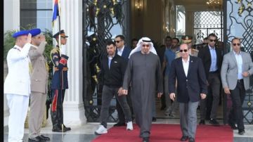 الرئيس السيسي يستقبل نظيره الإماراتي في العليمن الجديدة الرئيس السيسي يستقبل نظيره الإماراتي في العليمن الجديدة