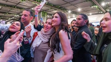 مي عمر توجه الشكر لجمهورها في السعودية على حسن الاستقبال مي عمر توجه الشكر لجمهورها في السعودية على حسن الاستقبال