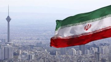 الأمن الإيرانية: تفكيك 4 خلايا مرتبطة بالمخابرات الإسرائيلية والأمريكية واعتقال 15 من أفرادها الأمن الإيرانية: تفكيك 4 خلايا مرتبطة بالمخابرات الإسرائيلية والأمريكية واعتقال 15 من أفرادها