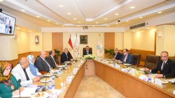 وزير التموين يستعرض خطط تطوير المنافذ والشركات التابعة لتعزيز الأمن الغذائي وزير التموين يستعرض خطط تطوير المنافذ والشركات التابعة لتعزيز الأمن الغذائي