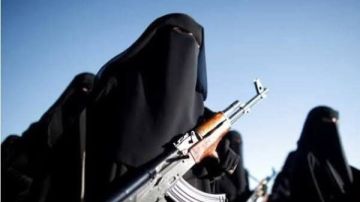 بعد دقائق من الواقعة.. أم تنتقم لابنتها بإنهاء حياة المتهمة بطلق نارى بعد دقائق من الواقعة.. أم تنتقم لابنتها بإنهاء حياة المتهمة بطلق نارى
