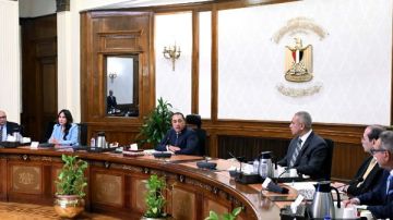 رئيس الوزراء يتابع إجراءات فض التشابكات المالية بين المجتمعات العمرانية والبنك الأهلي رئيس الوزراء يتابع إجراءات فض التشابكات المالية بين المجتمعات العمرانية والبنك الأهلي