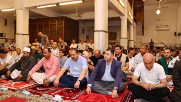 محافظ دمياط يؤدى صلاة الجمعة بالجامع الجديد محافظ دمياط يؤدى صلاة الجمعة بالجامع الجديد