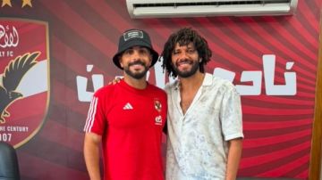 محمد النني يهنئ أيمن أشرف بمنصبه في قطاع ناشئي الأهلي محمد النني يهنئ أيمن أشرف بمنصبه في قطاع ناشئي الأهلي