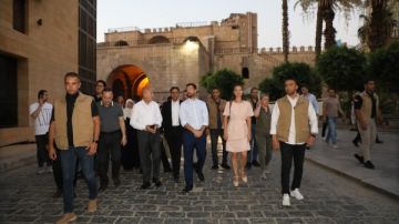 رئيس الجبل الأسود وحرمه يزوران القاهرة التاريخية وباب النصر وشارع المعز قبيل مغادرتهما القاهرة