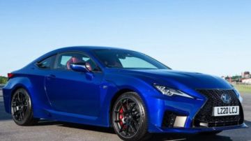 لكزس RC F الكوبيه تظهر لأول مرة