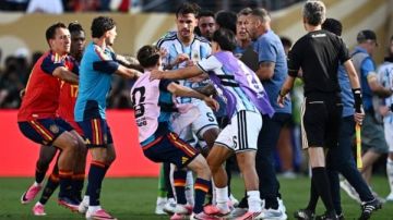 7 مخالفات.. الفيفا يؤدب منتخب الأرجنتين بعد نهائي المونديال 7 مخالفات.. الفيفا يؤدب منتخب الأرجنتين بعد نهائي المونديال