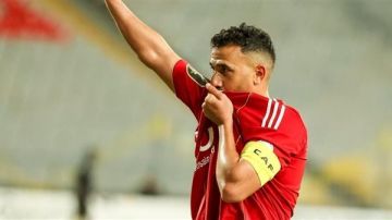 مهلة 72 ساعة تهدد انتقال تريزيجيه إلى الدوري السعودي بسبب خلاف مالي.. مالقصة؟
