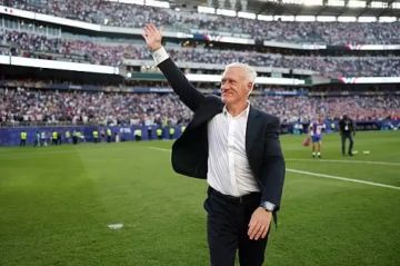 ديشامب يحقق رقم تاريخي في كأس العالم ديشامب يحقق رقم تاريخي في كأس العالم