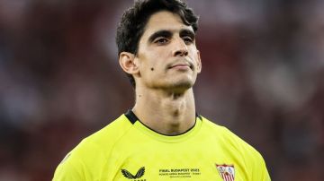 ياسين بونو يتلقى عرضا أوروبيا بعد تألقه في كأس العالم ياسين بونو يتلقى عرضا أوروبيا بعد تألقه في كأس العالم