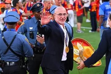 دي لا فوينتي أكبر مدرب يتوج بكأس العالم دي لا فوينتي أكبر مدرب يتوج بكأس العالم