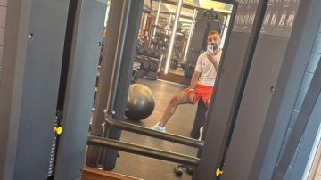 محمد صلاح يخطف الأنظار في أحدث ظهور محمد صلاح يخطف الأنظار في أحدث ظهور