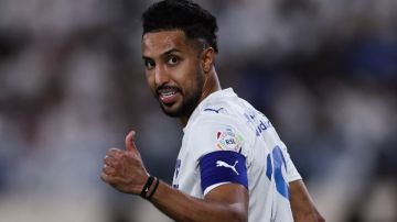 الهلال السعودي يعلن خضوع نجمه الدوسري لجراحة في الركبة الهلال السعودي يعلن خضوع نجمه الدوسري لجراحة في الركبة