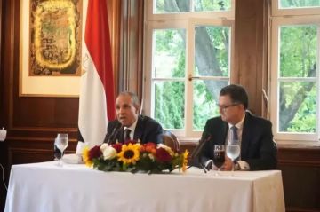 وزير الخارجية يلتقي بأعضاء الجالية المصرية في فيينا وزير الخارجية يلتقي بأعضاء الجالية المصرية في فيينا