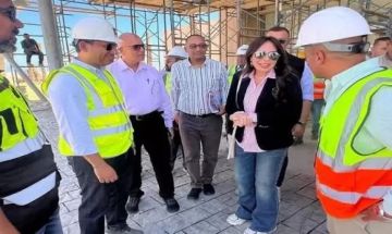 وزيرة الإسكان تتفقد مشروع تطوير منطقة علم الروم المنفذ عبر الديار القطرية 