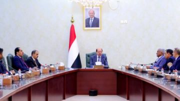 أول رد من الحكومة اليمنية على هجمات قوات التحالف أول رد من الحكومة اليمنية على هجمات قوات التحالف