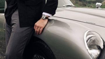 أول ساعة ذكية من إصدار أستون مارتن.. بريتلينج DB5 أول ساعة ذكية من إصدار أستون مارتن.. بريتلينج DB5