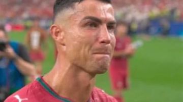 بالدموع.. كريستيانو رونالدو يودع كأس العالم 2026 في مشهد أبكى جماهير البرتغال بالدموع.. كريستيانو رونالدو يودع كأس العالم 2026 في مشهد أبكى جماهير البرتغال