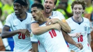 إنجلترا تتأهل إلى ربع نهائي كأس العالم 2026 بعد فوز مثير على المكسيك.. وتضرب موعدا مع النرويج إنجلترا تتأهل إلى ربع نهائي كأس العالم 2026 بعد فوز مثير على المكسيك.. وتضرب موعدا مع النرويج